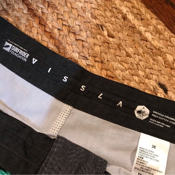 🌊VISSLA Board Shorts/Swim Trunks - Picture 7 of 11